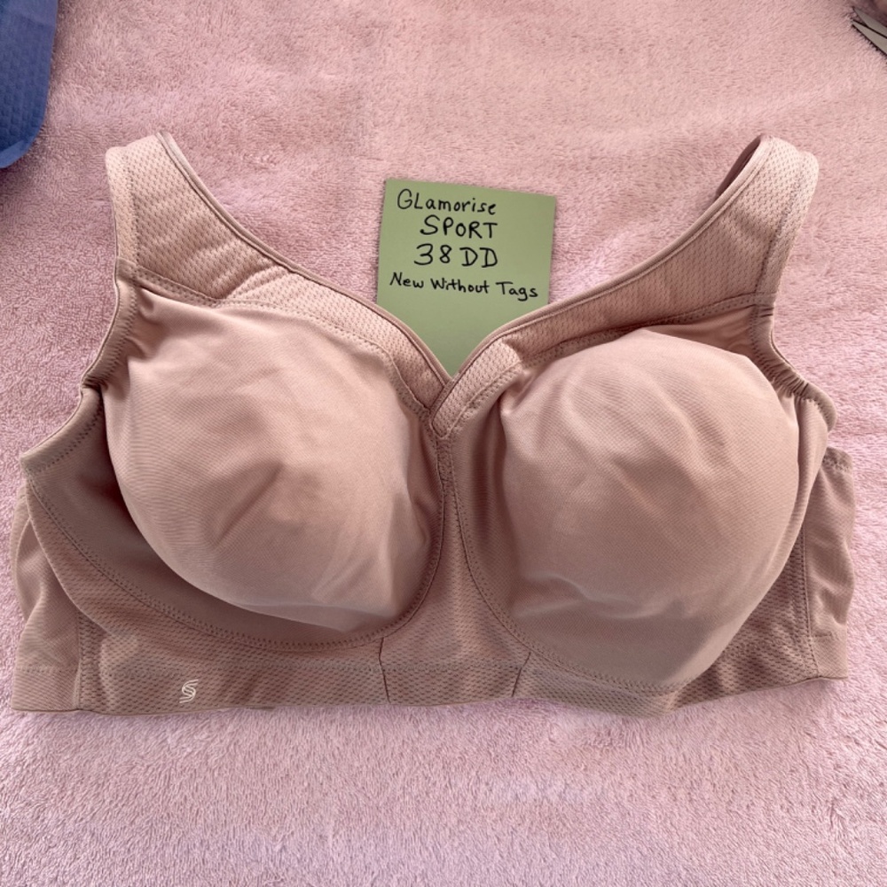2 Glamorise Magic Lift Seamless Sport Bras Style 1006 Both Size 38DD - Picture 2 of 16